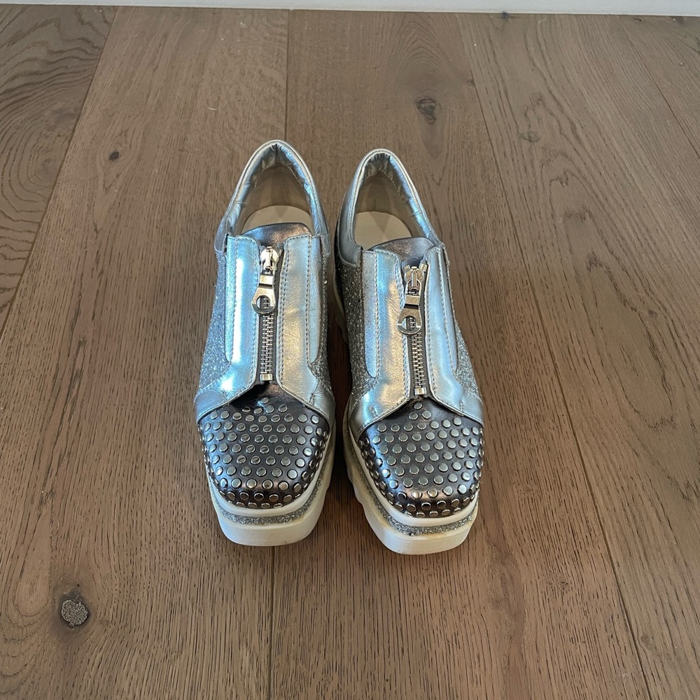 Marco Moreno Women’s Shoe in Silver